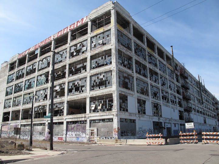  A famous Berlin techno impresario has talked about converting the crumbling, city-owned Fisher Body plant on Piquette into a techno club. (credit Bill McGraw) 