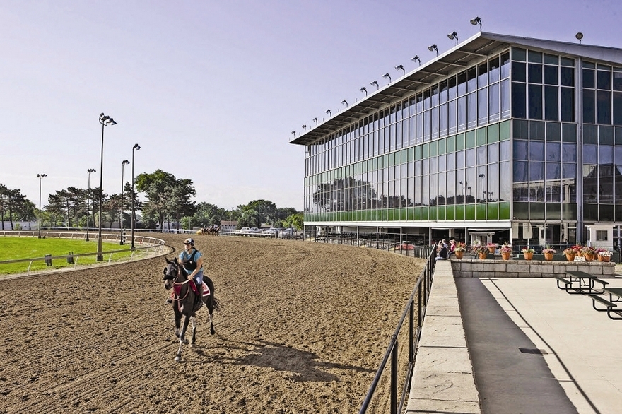  Split decision: In the backdrop of efforts to shore up Michigan’s beleaguered racing industry is the question of how to split purses between the two remaining tracks, Northville Downs and Hazel Park Raceway, above, both in metro Detroit. (Bridge/Crain’s photo by John Sobczak) 