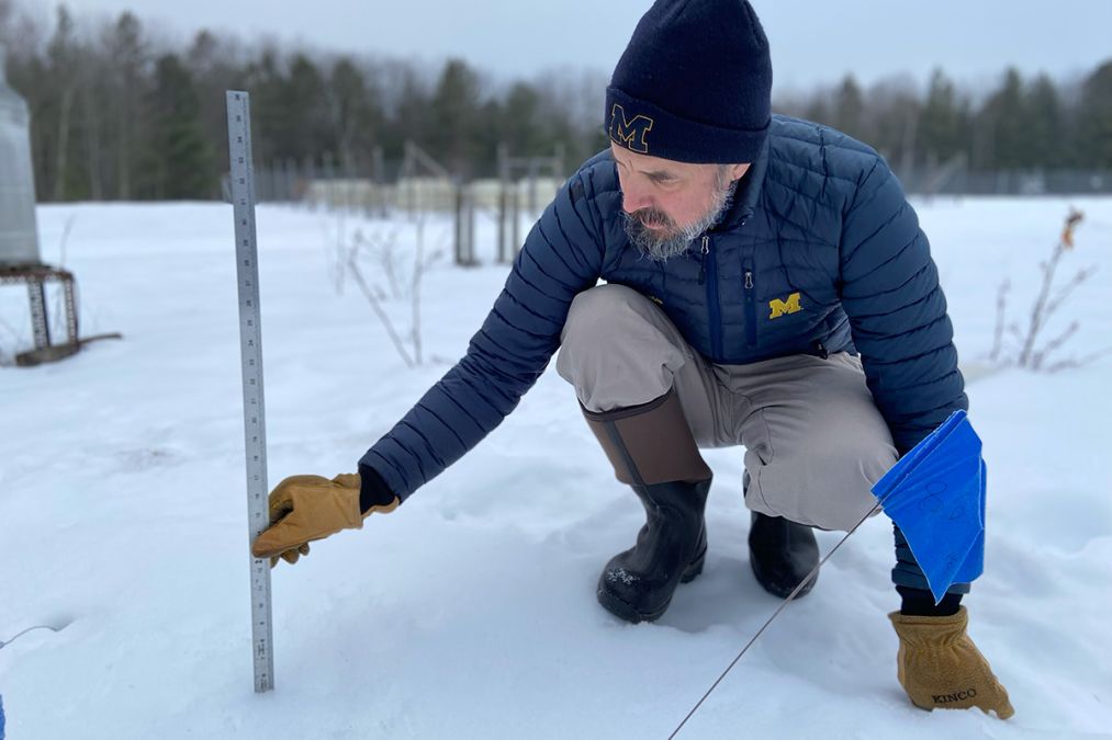 As Michigan winters vanish, researchers study snow for clues about what's  next