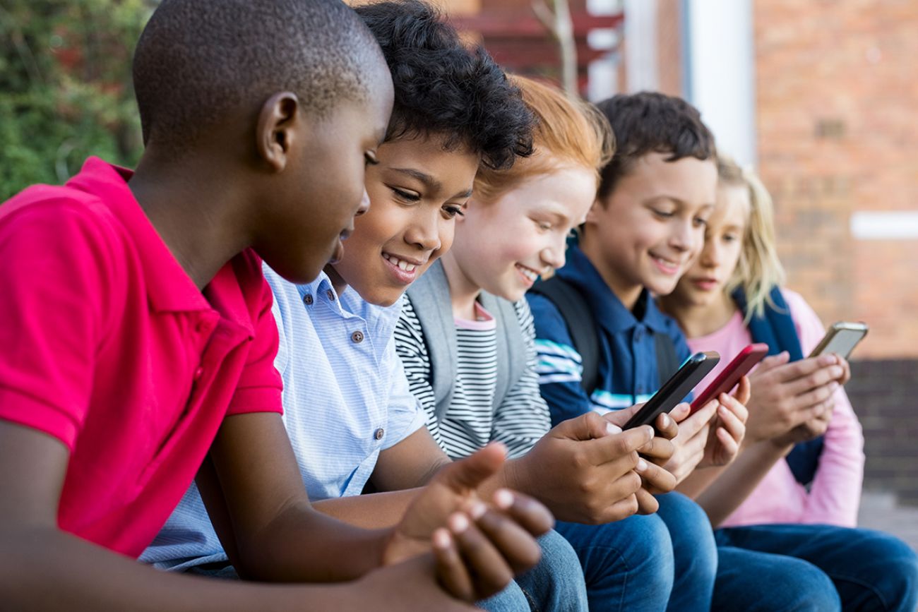 teens on phone