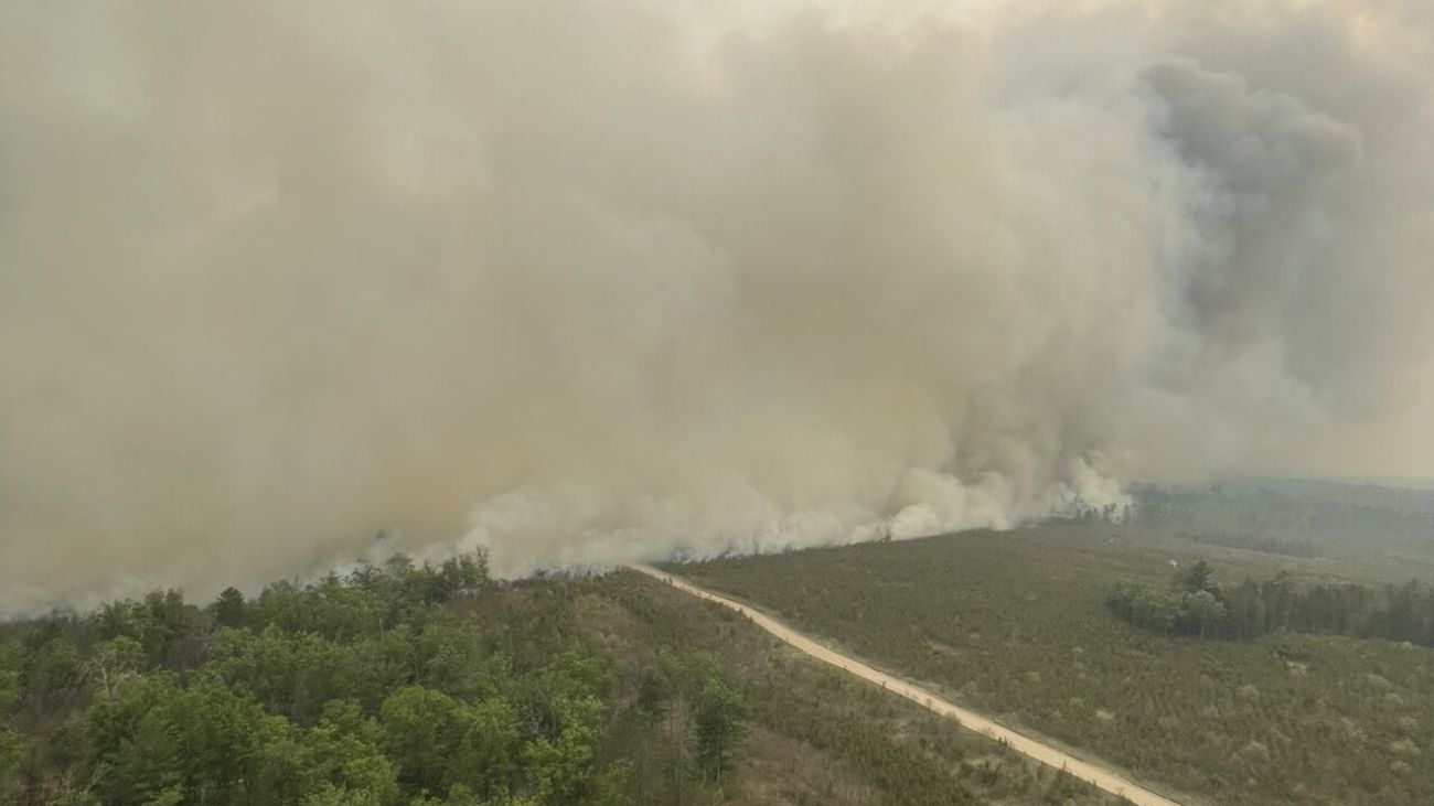 Crews mostly contain 2,400acre wildfire near Grayling; I75 reopens