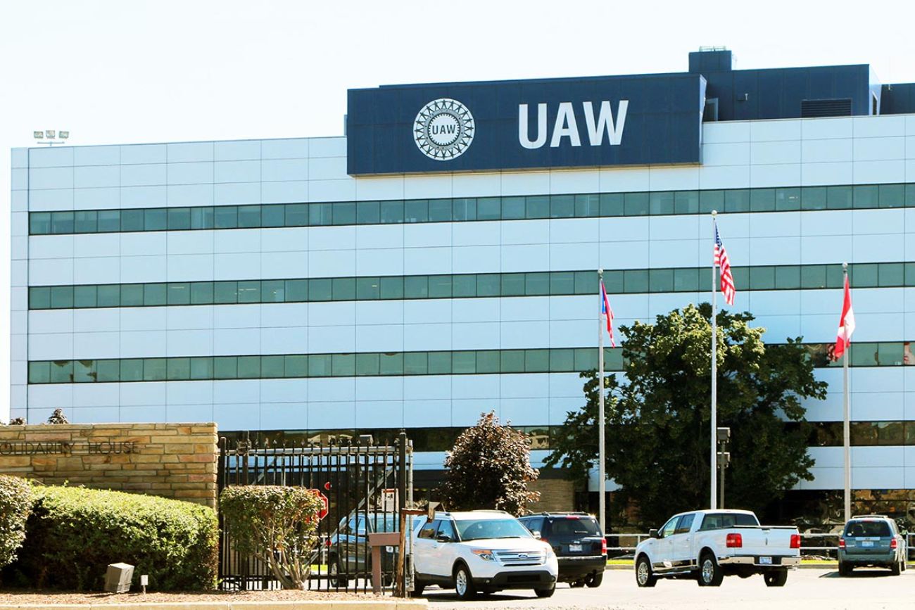 Affetcs of UAW strike delaying repair businesses on getting car supplies