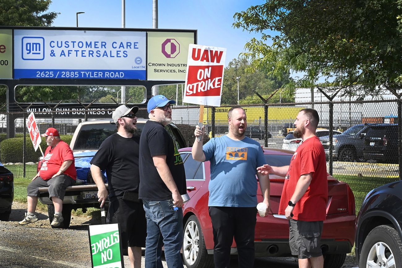 UAW strike 2023 update: GM's deal with striking autoworkers ends