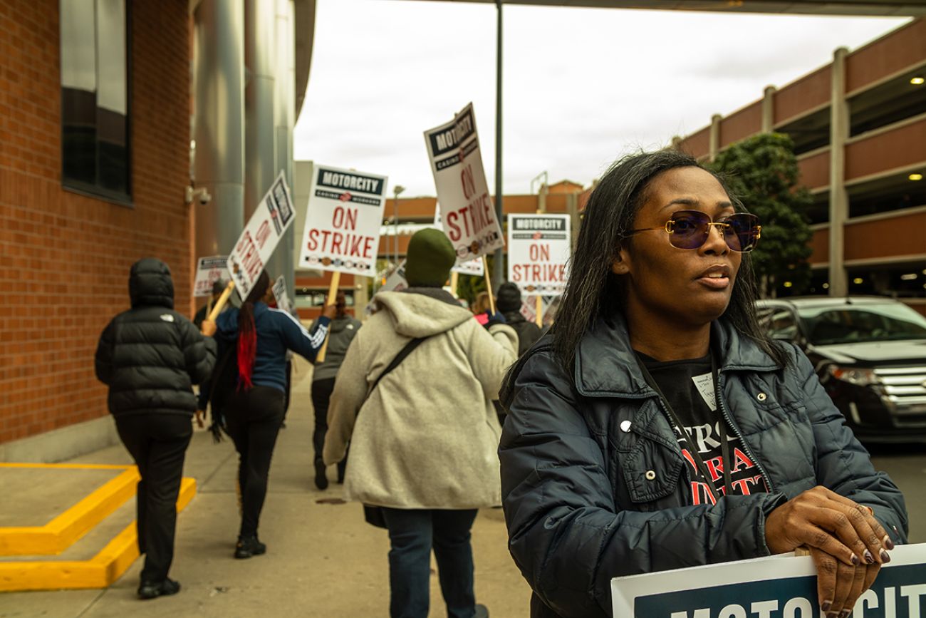 Tyjuanese Lyte with strikers behind her