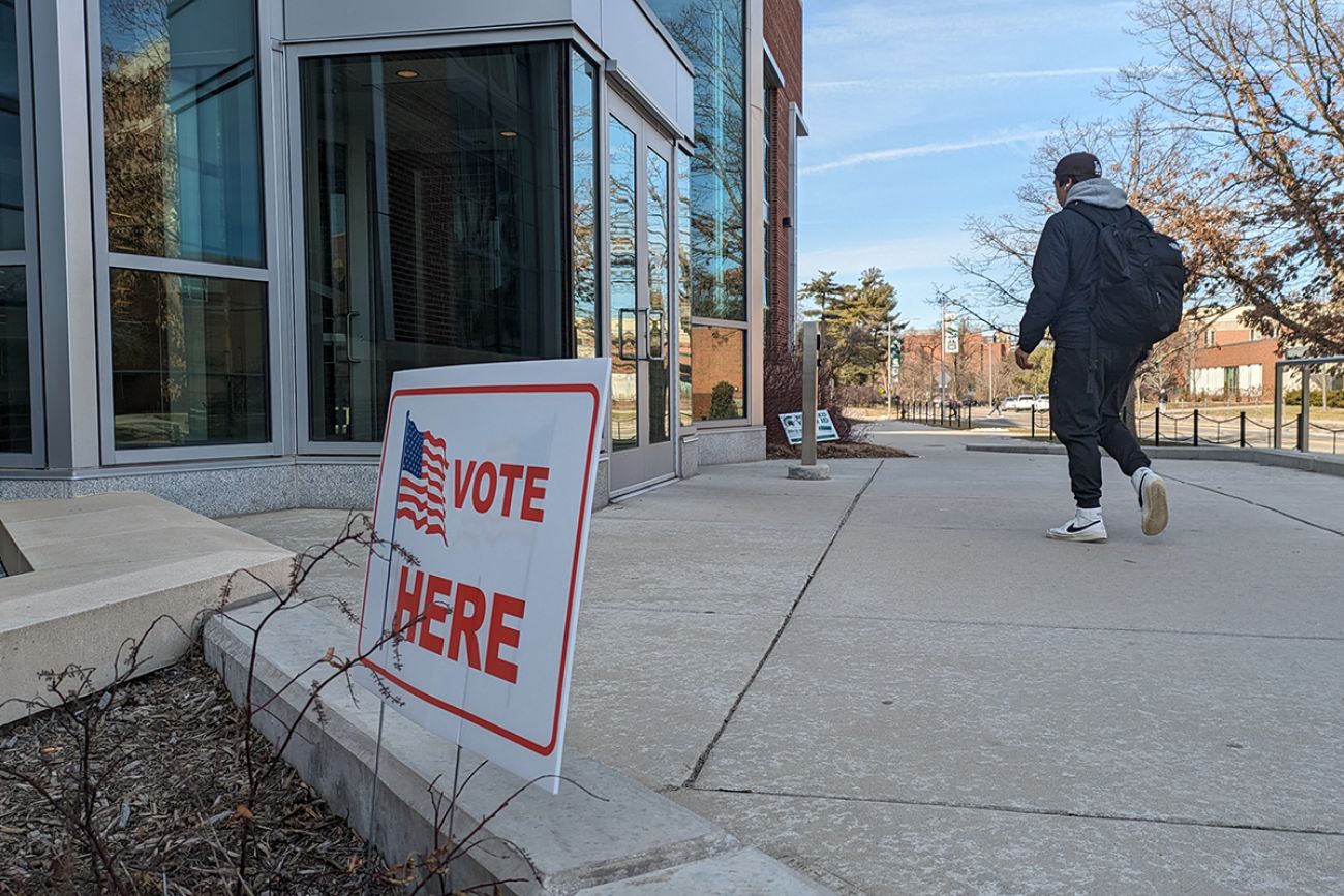 vote here sign