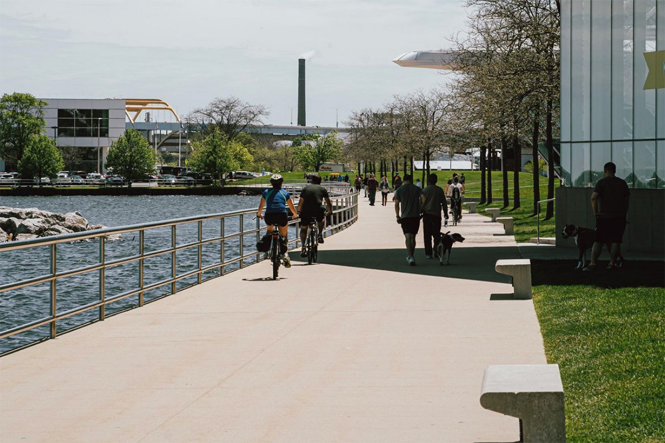 People biking and walking along the lakefront in Milwaukee 