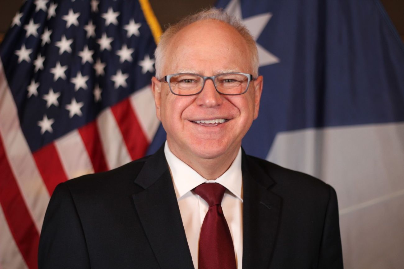 official portrait of Minn. gov. Tim Walz