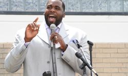 Kwame Kilpatrick speaking to the public at a rally