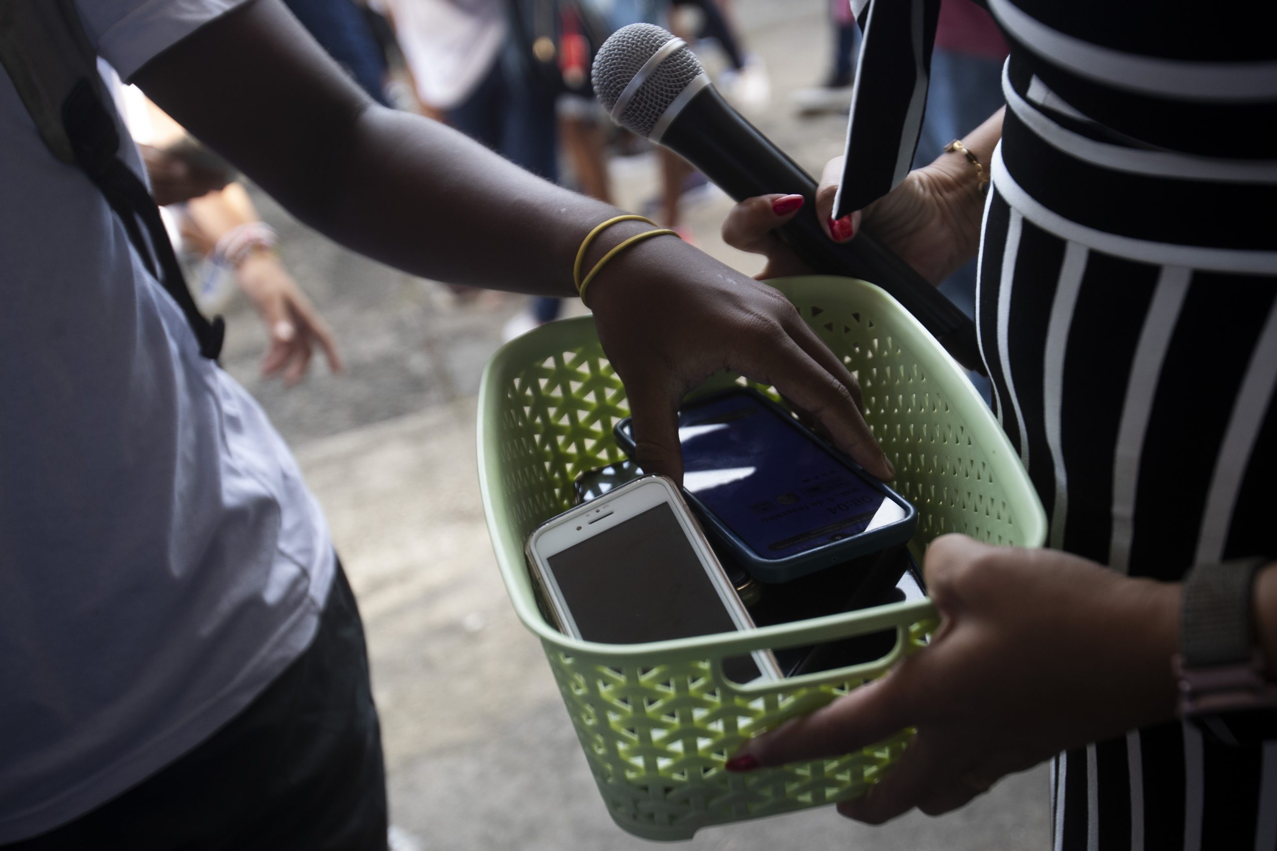 Michigan nears school cellphone ban. What to know