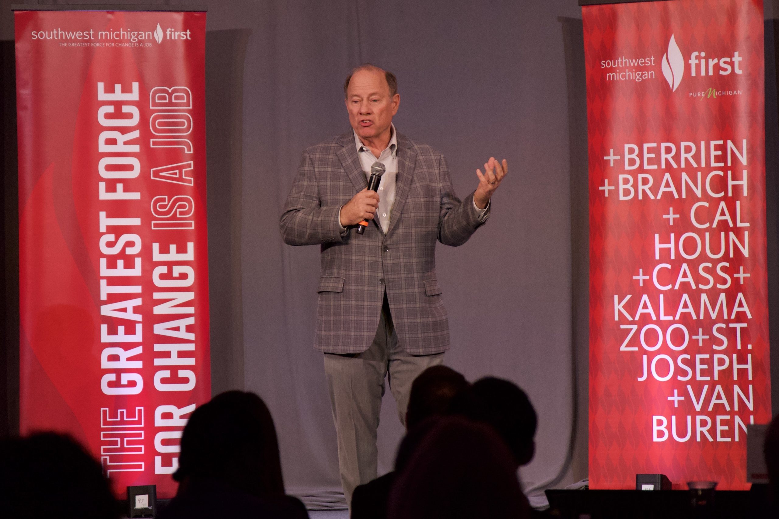 Grow Michigan’s economy? Many pledges, few plans at gubernatorial forum