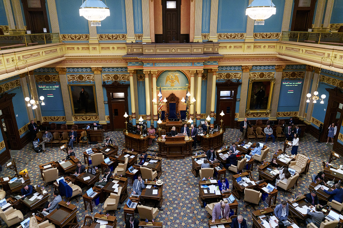 Lobbyists spent record amount on free meals for Michigan lawmakers in 2025