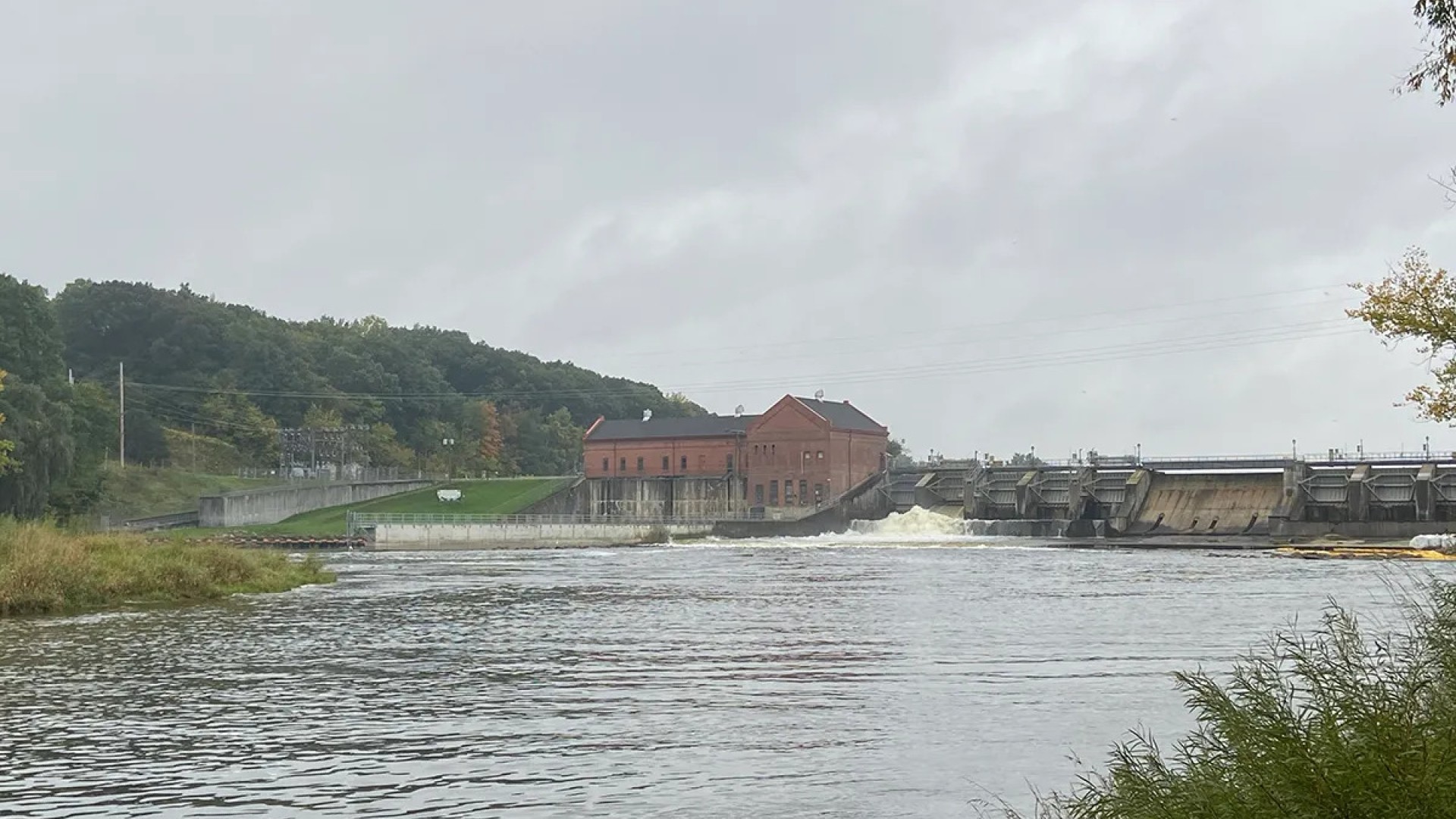 Consumers warns Michigan: Dams could be torn down unless utility sells them