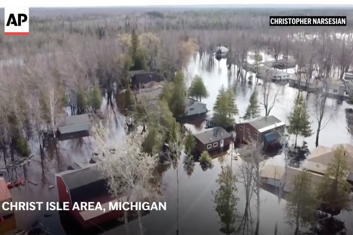 After floods, ice chunks battering homes in northern Michigan