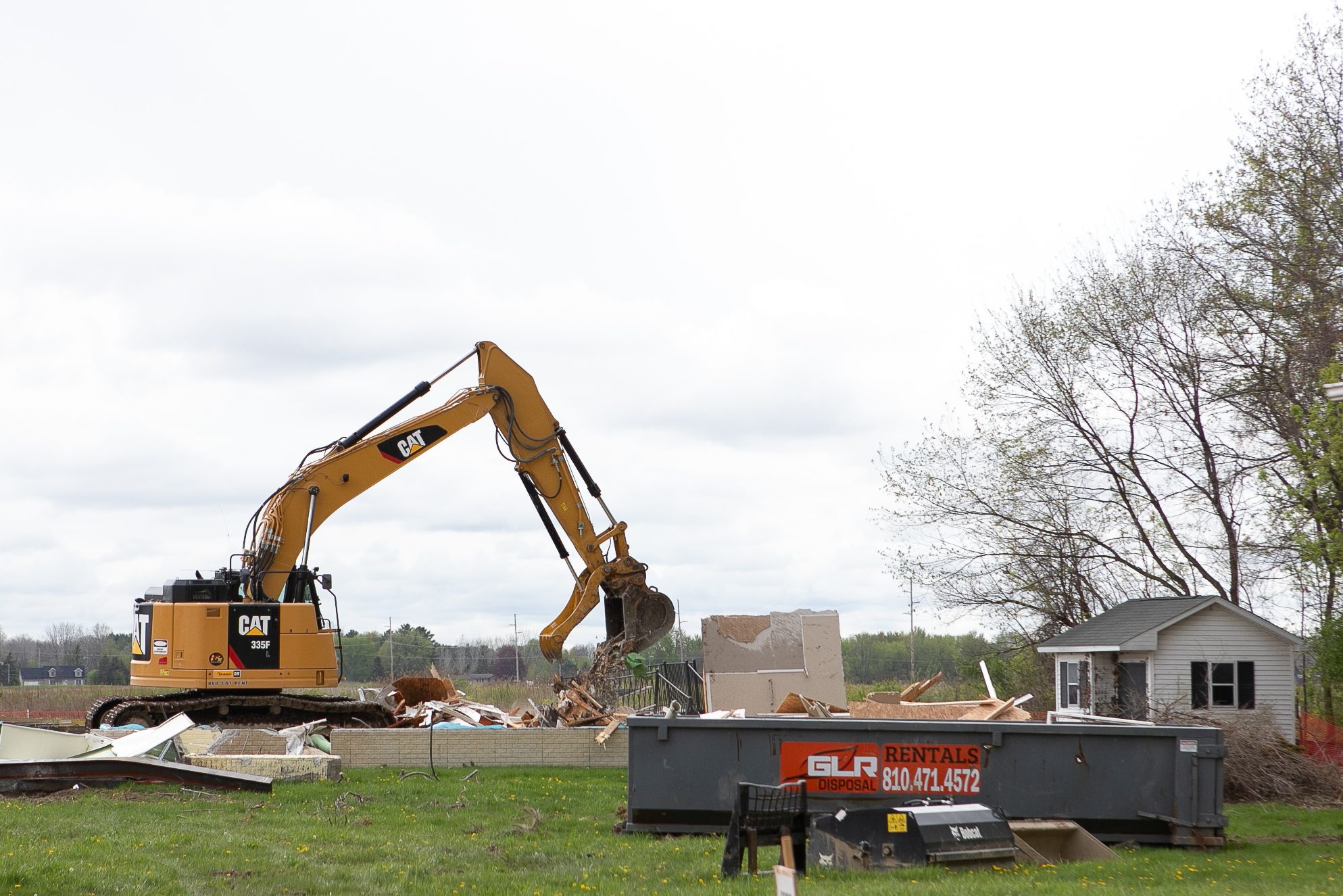 Final home holdouts sell for $261M megasite; demos ramp up even without tenant