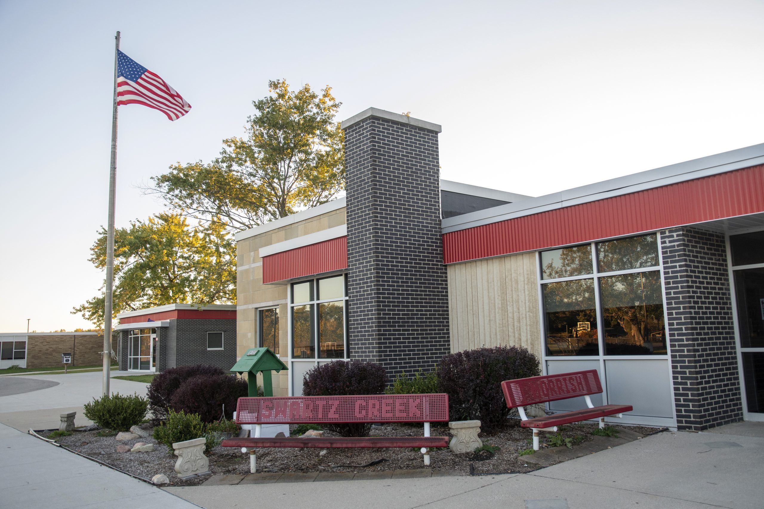 Mundy megasite reignites controversy with new, $40M bid for Swartz Creek school
