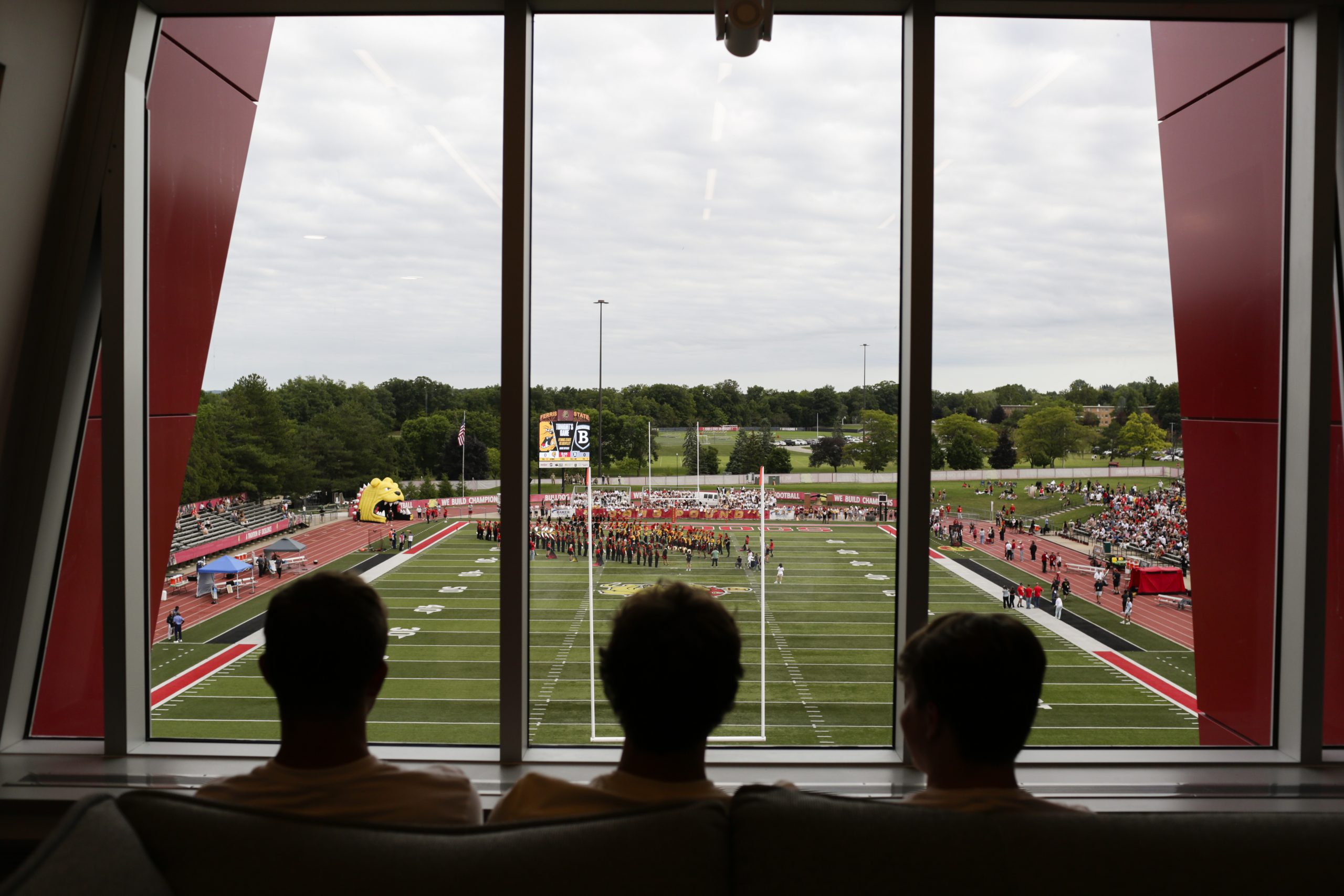 Michigan colleges spend big on dorms as enrollments sag. Big draw or big waste?
